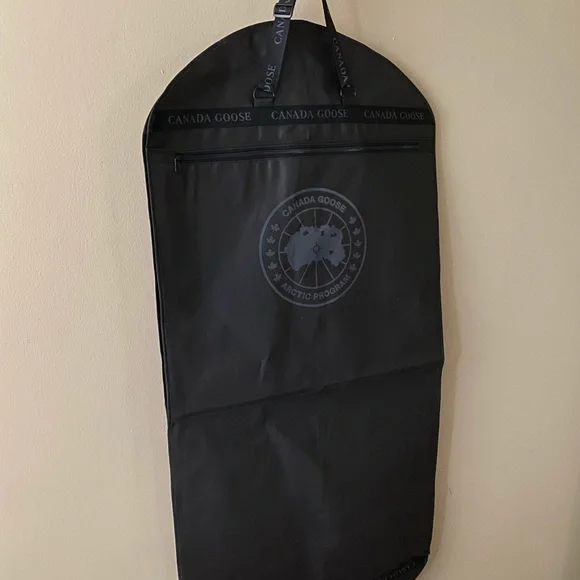 Canada Goose Garment Bag - Picture 8 of 11